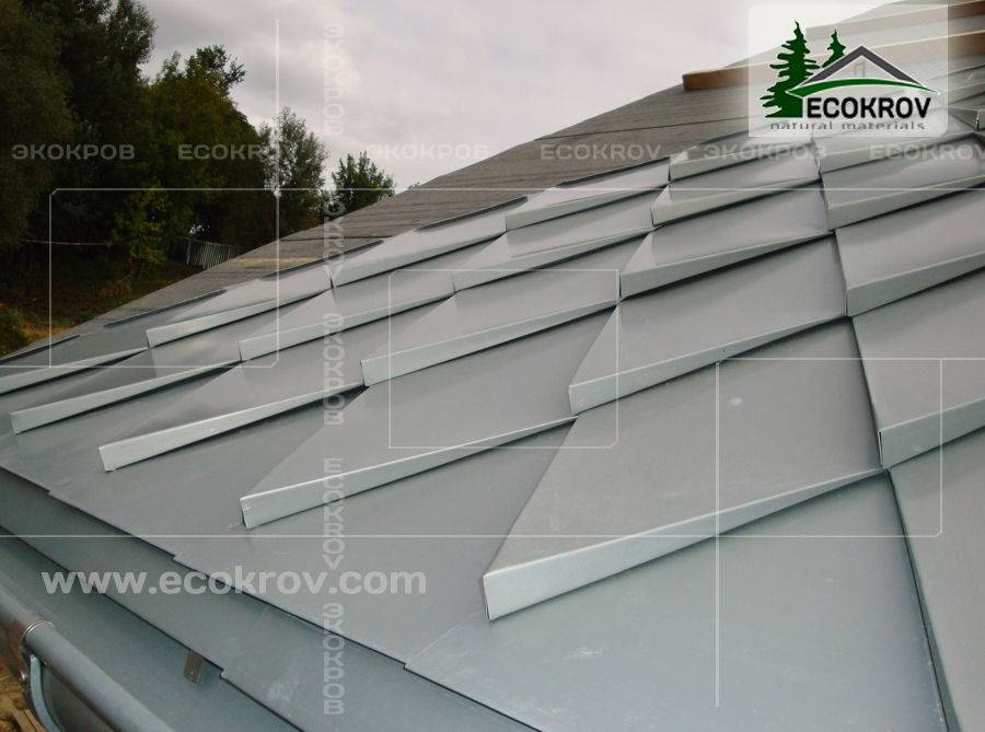 Цинк-титановая кровля обладает высокой отражательной способностью.