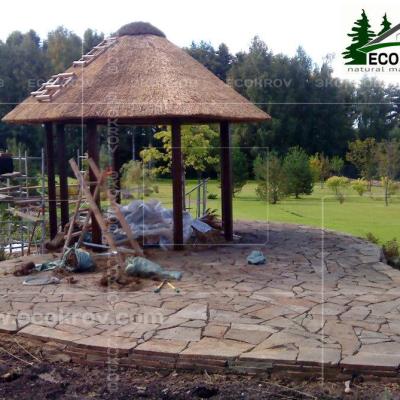 Камышовая кровля беседки. РВК. 2009 год